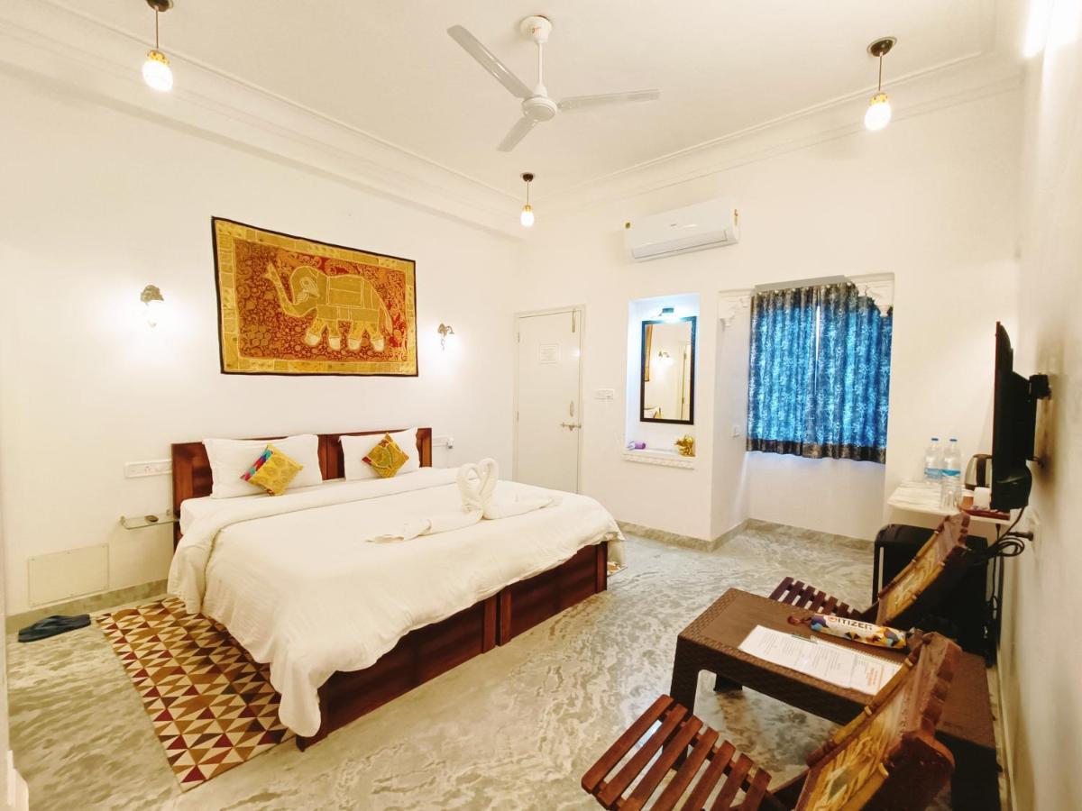Prakash Ji'S Haveli -Luxurious Lakeside Retreat- Otel Udaipur Dış mekan fotoğraf