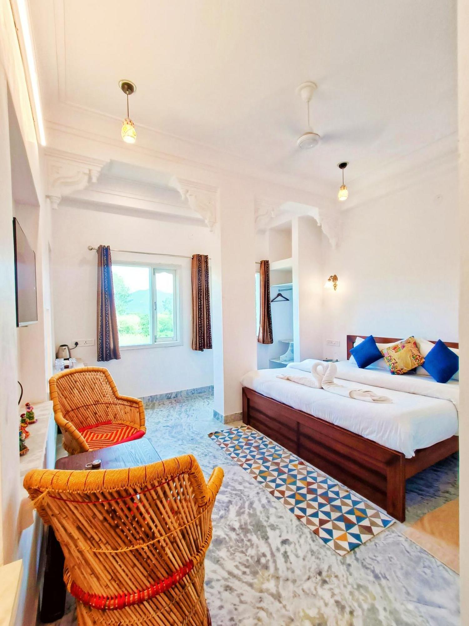 Prakash Ji'S Haveli -Luxurious Lakeside Retreat- Otel Udaipur Oda fotoğraf